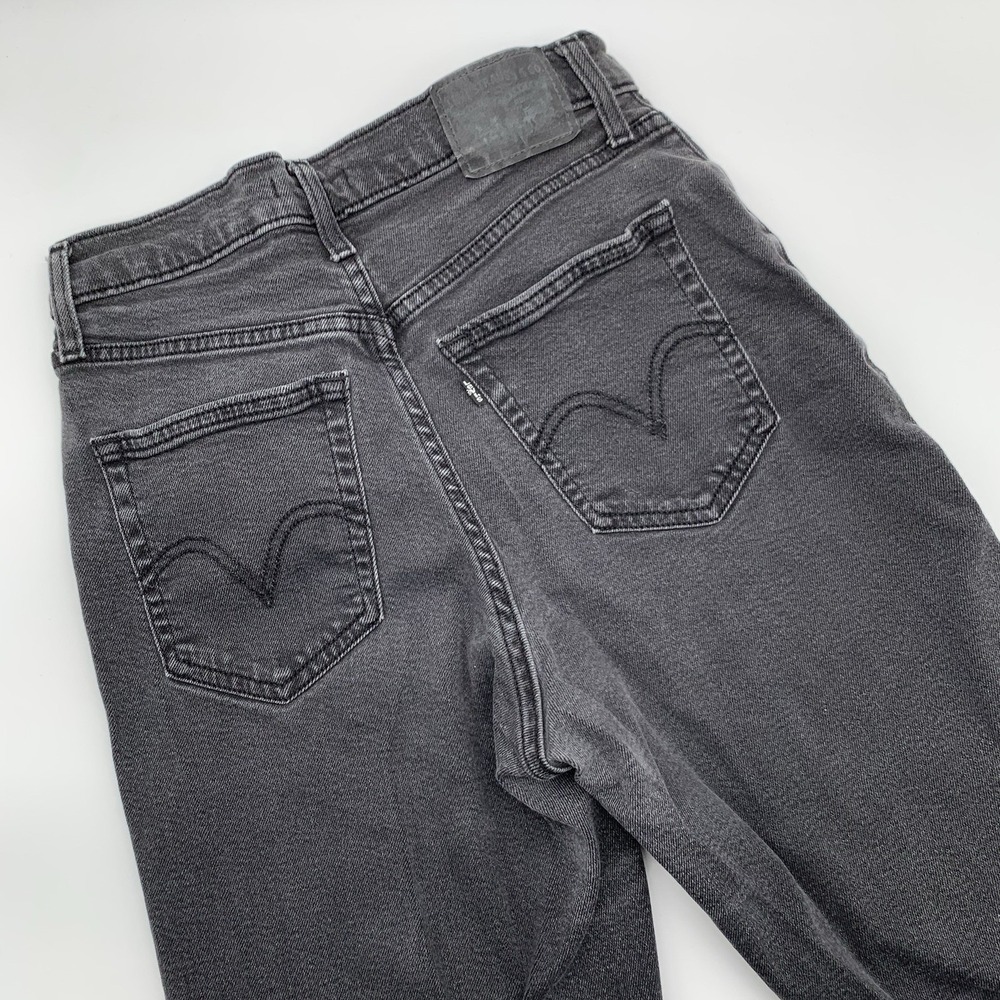Levis Jeans High Waisted Mom Jeans Women's W28 X L29 Black (measures 26x28)